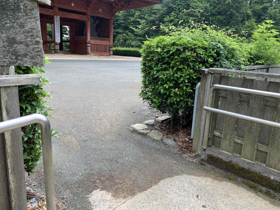 View of the ramp exit leading to the Dai-mon Gate