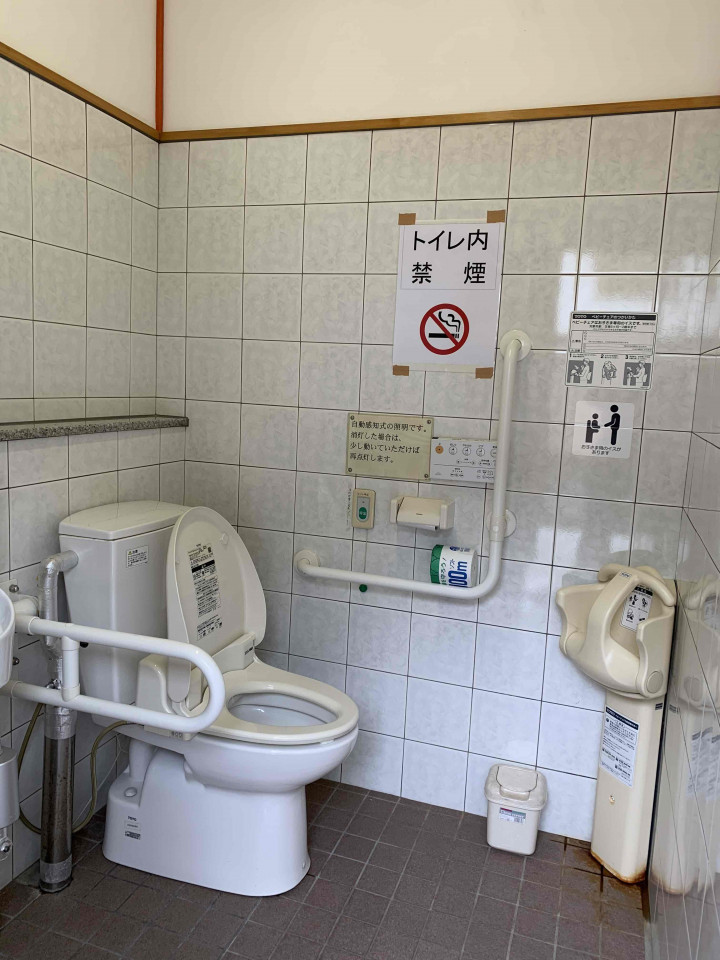 Karukaya-do-yoko (Karukaya-do Hall) accessible restroom with baby seat.