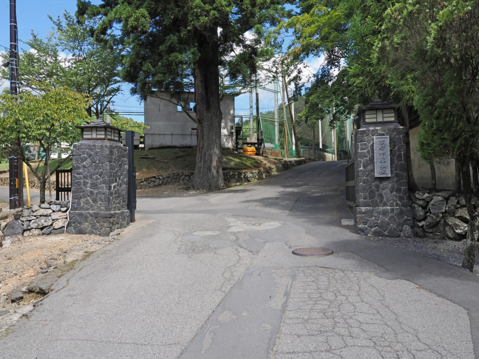 高野山高等学校と宝城院の建造物5棟が国の登録有形文化財に登録されました