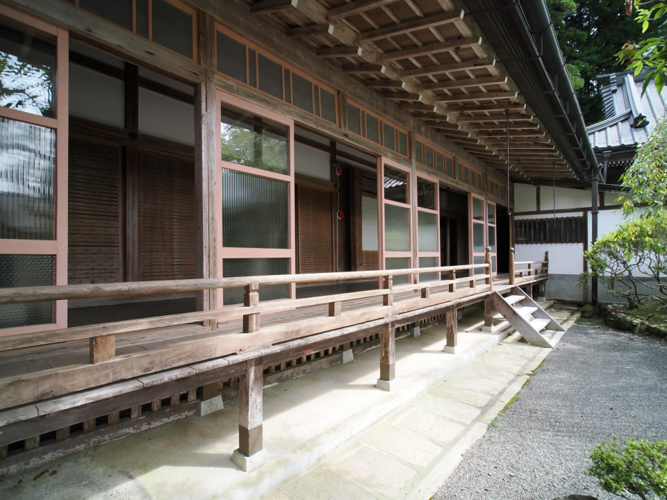 高野山高等学校と宝城院の建造物5棟が国の登録有形文化財に登録されました
